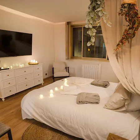 Romantique & Naturelle Avec Balneo דירה שולה